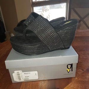 NWT Volatile Black jewelled black wedge with rhinestones size 9